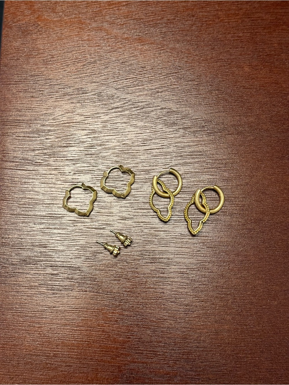 Kendra Scott Gold-Tone Textured Earrings Set Like New - Picture 2 of 2